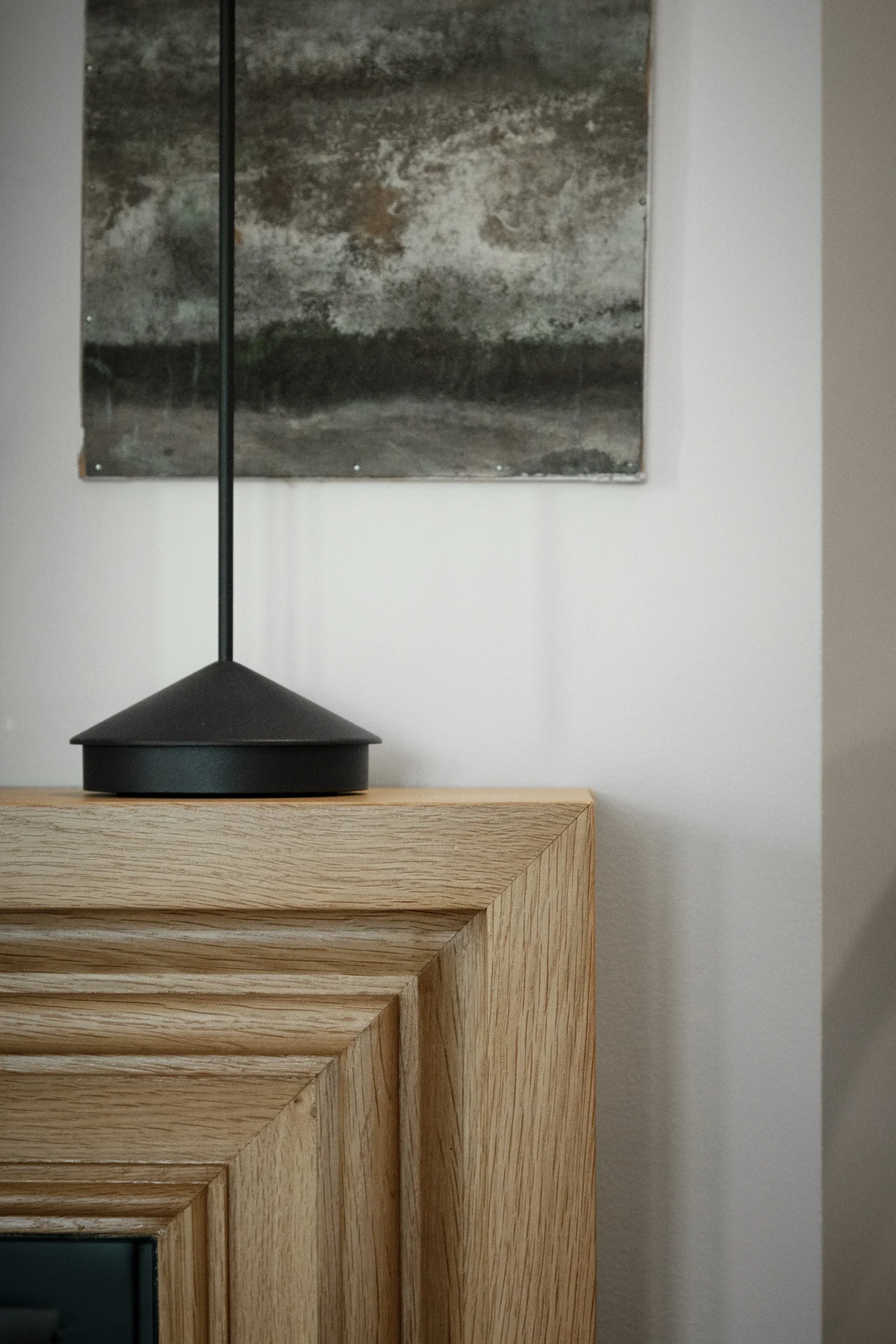 Réhabilitation complète de l’aile ouest d’une propriété familiale de vacances destinée à accueillir les Maîtres de maison en résidence principale.

« Projet-écrin », « sur-mesure » pour les collections d’Art contemporain, les antiquités et la bibliothèque des Maîtres d’ouvrages.