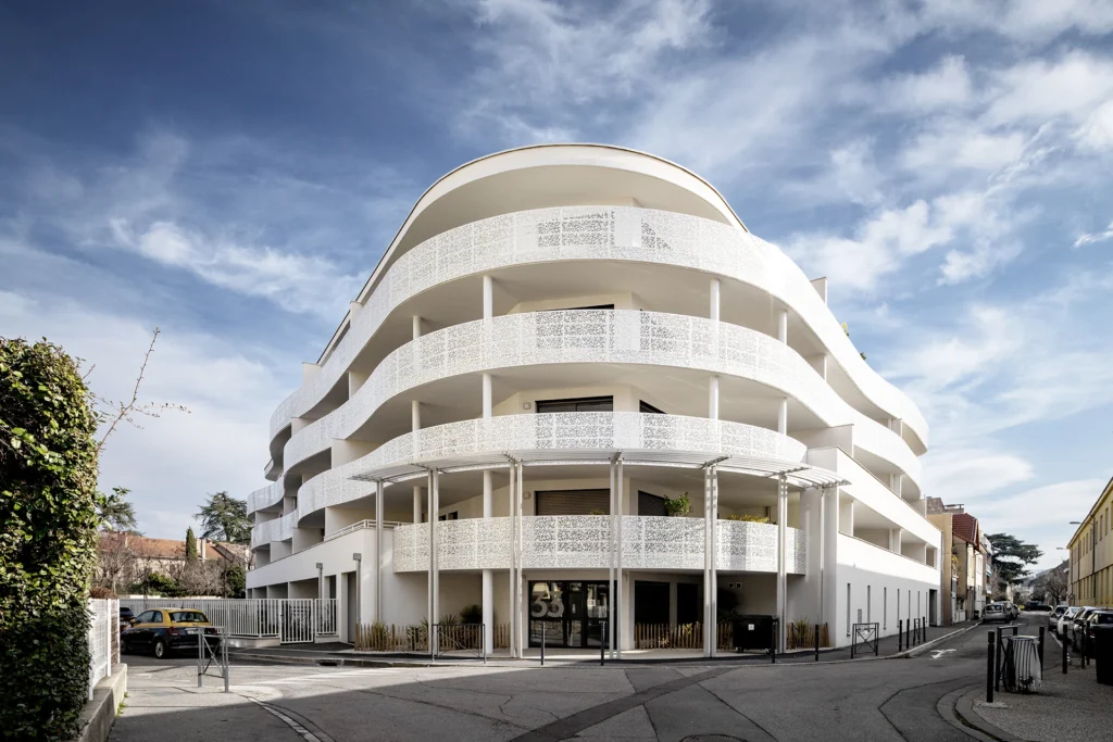 Résidence Émergence à Valence avec ses balcons courbes