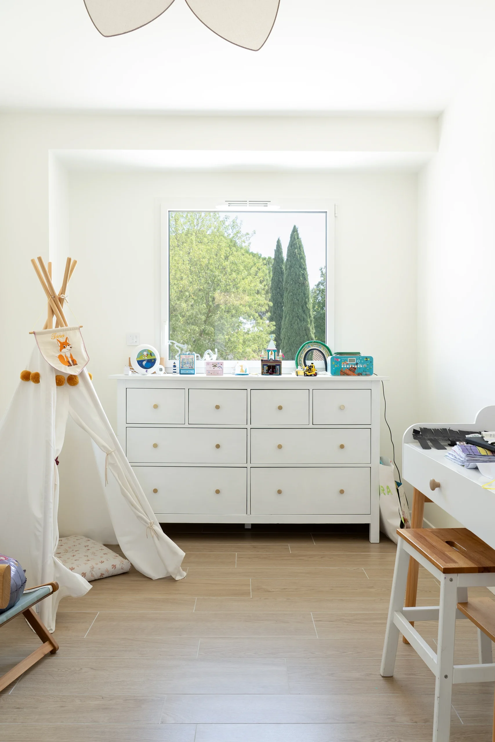 Chambre d’enfant lumineuse d’une villa du Domaine Marquise à Valence